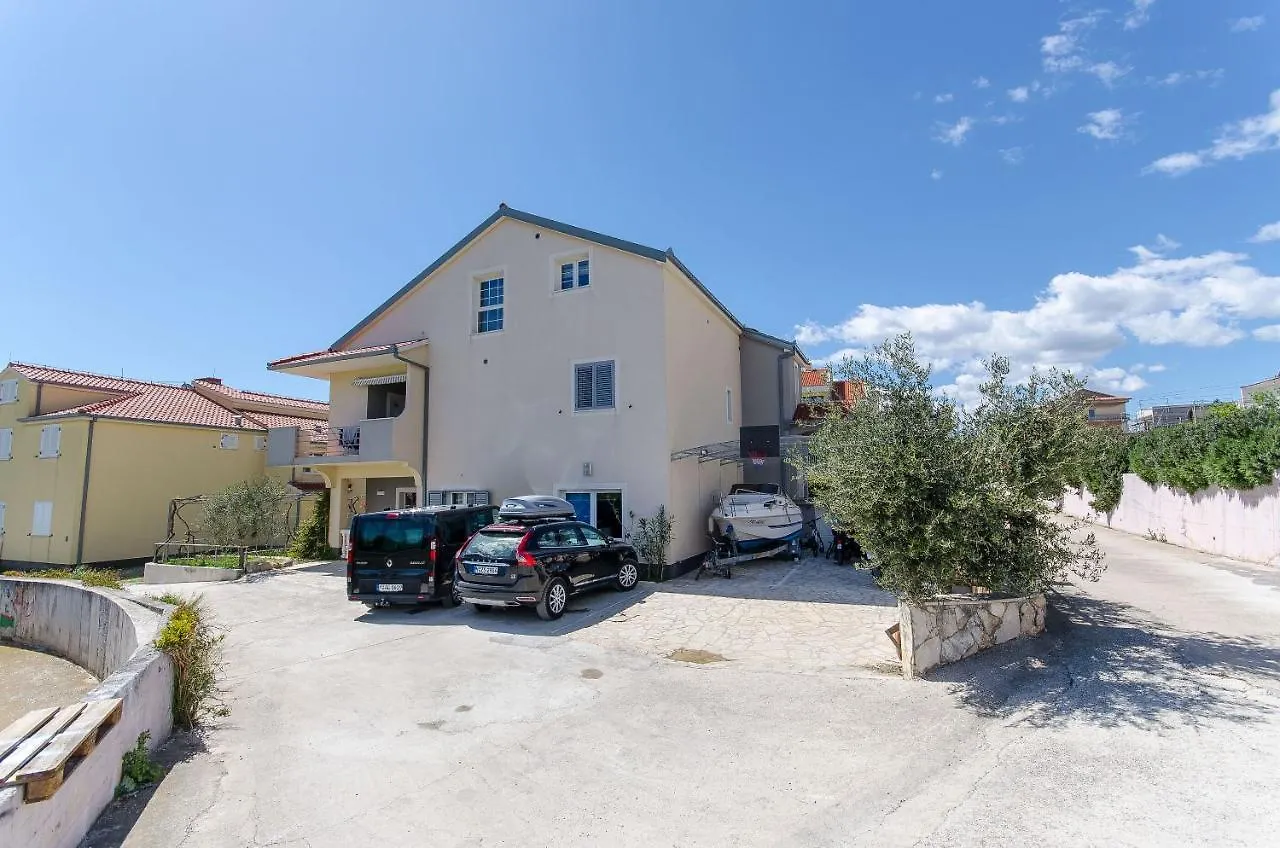 Apartments Sun And Sea Kastela